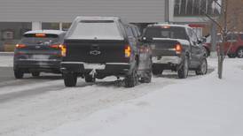 Drivers Navigate Snow in Traverse City