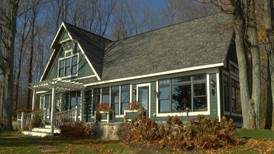Amazing Northern Michigan Homes: Lake Charlevoix Cottage