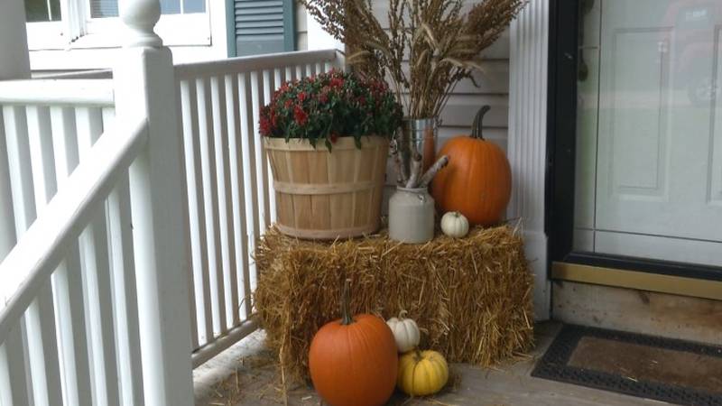 Promo Image: Projects You Pin: Fall Porch Decorating