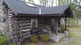 Amazing Northern Michigan Homes: Classic Harbor Springs Cottage