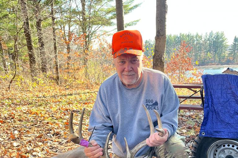 Rick Funnell, shot @ 8:00am  Nov 15th﻿, 75 yard shot with a 35 Whalen near Barryton. 8 point with a 20” spread 