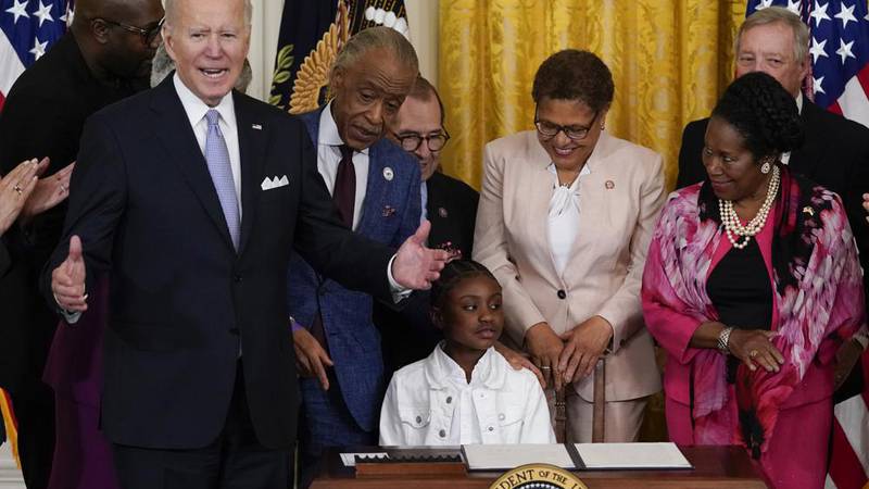 Promo Image: Biden Signs Policing Order on Anniversary of Floyd’s Death