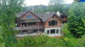 Amazing Northern Michigan Homes: Hilltop Log Home on Leelanau Peninsula