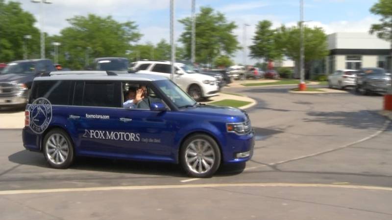 Promo Image: Fox Motors Delivers Pizza to Bill Marsh Employees, With Side of Humble Pie