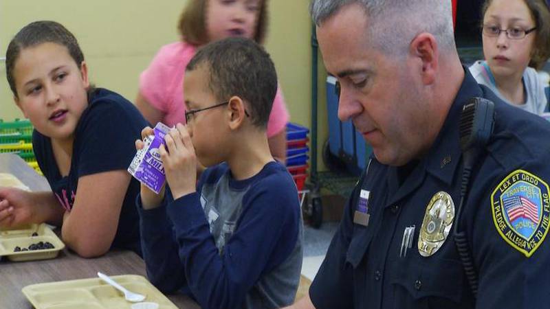 Promo Image: Officers Dine with Elementary Students for &#8216;Lunch with Law Enforcement&#8217; Pilot